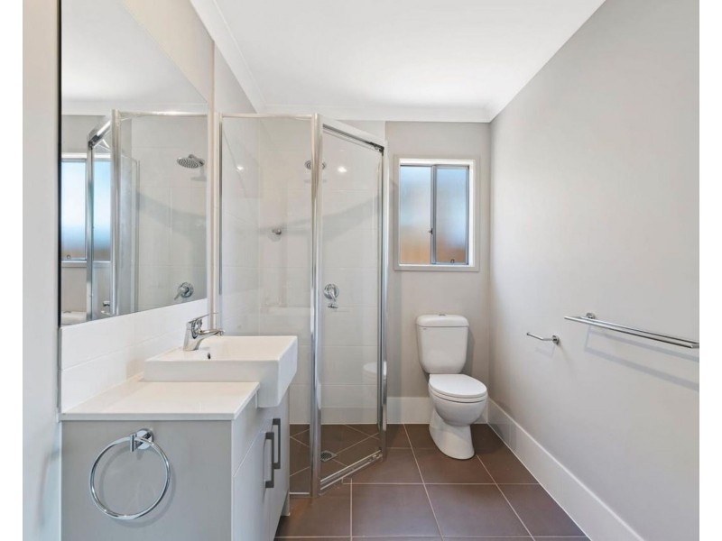 2/37 Bishampton Circuit, Logan Reserve QLD 4133