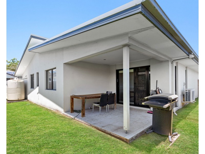 7 Pine Grove Drive, Crestmead QLD 4132