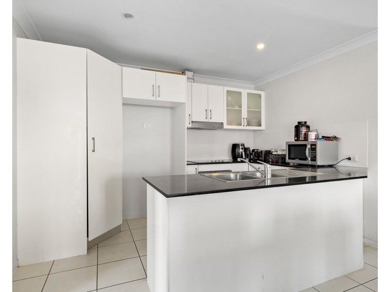 7 Pine Grove Drive, Crestmead QLD 4132