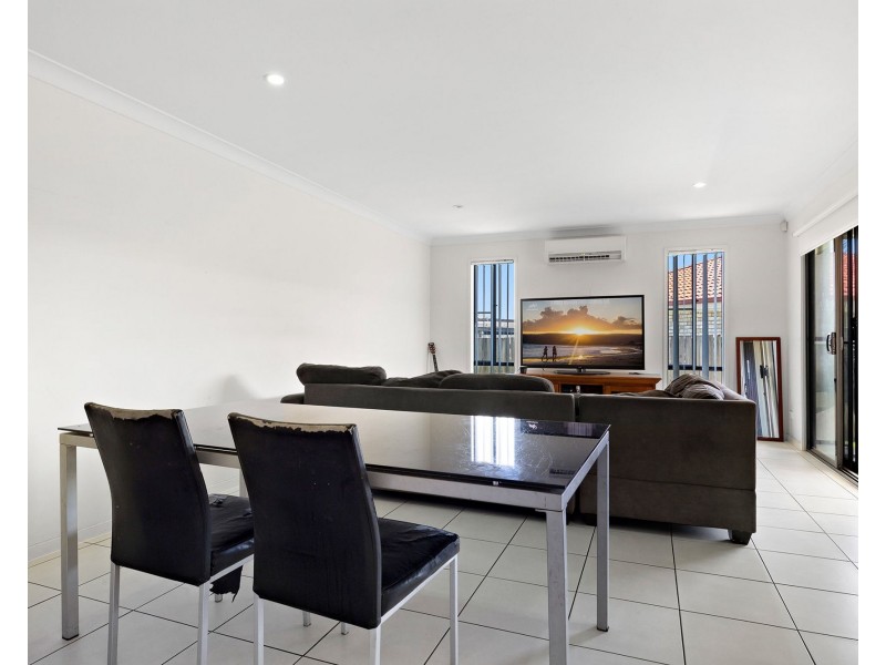 7 Pine Grove Drive, Crestmead QLD 4132