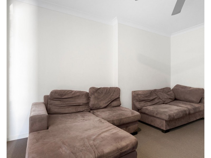 7 Pine Grove Drive, Crestmead QLD 4132