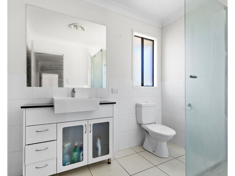 7 Pine Grove Drive, Crestmead QLD 4132