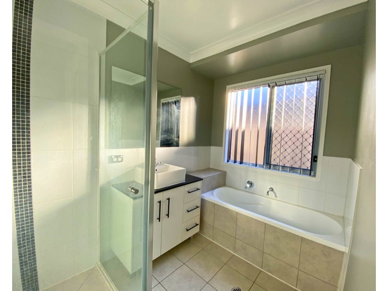 7 Oasis Court, Marsden QLD 4132