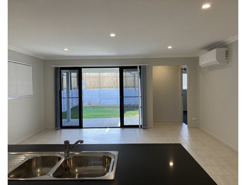 48 Chorus Crescent, Ripley QLD 4306