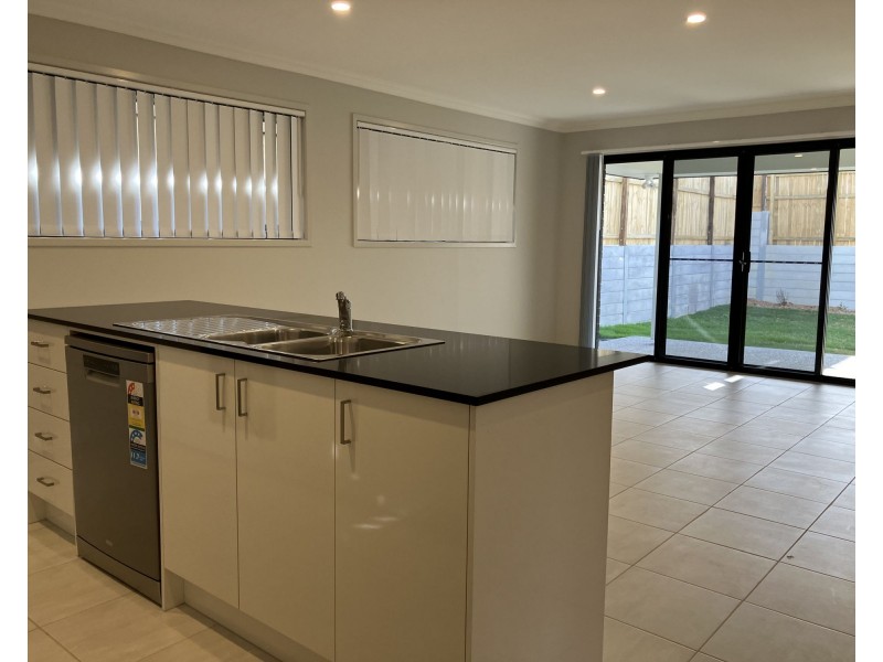 48 Chorus Crescent, Ripley QLD 4306