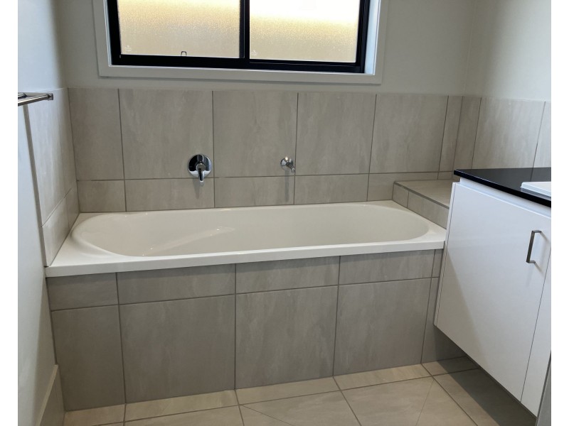 48 Chorus Crescent, Ripley QLD 4306