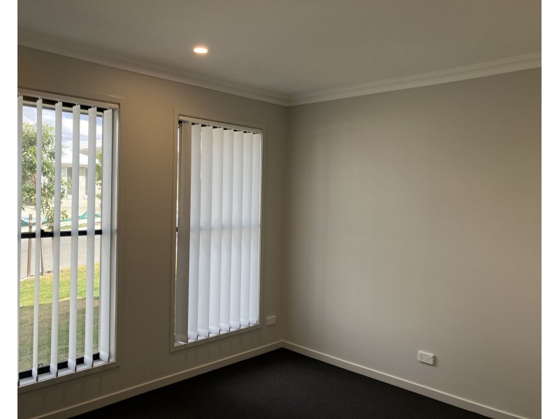 48 Chorus Crescent, Ripley QLD 4306