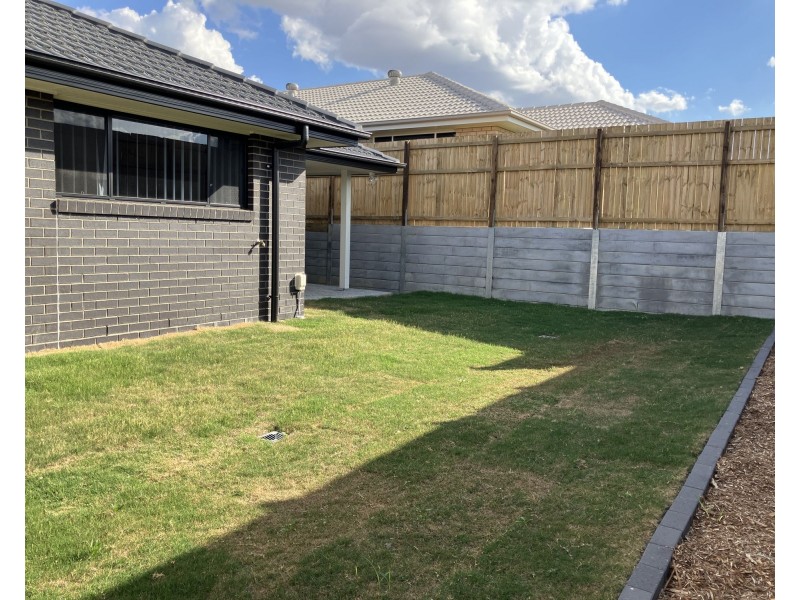 48 Chorus Crescent, Ripley QLD 4306