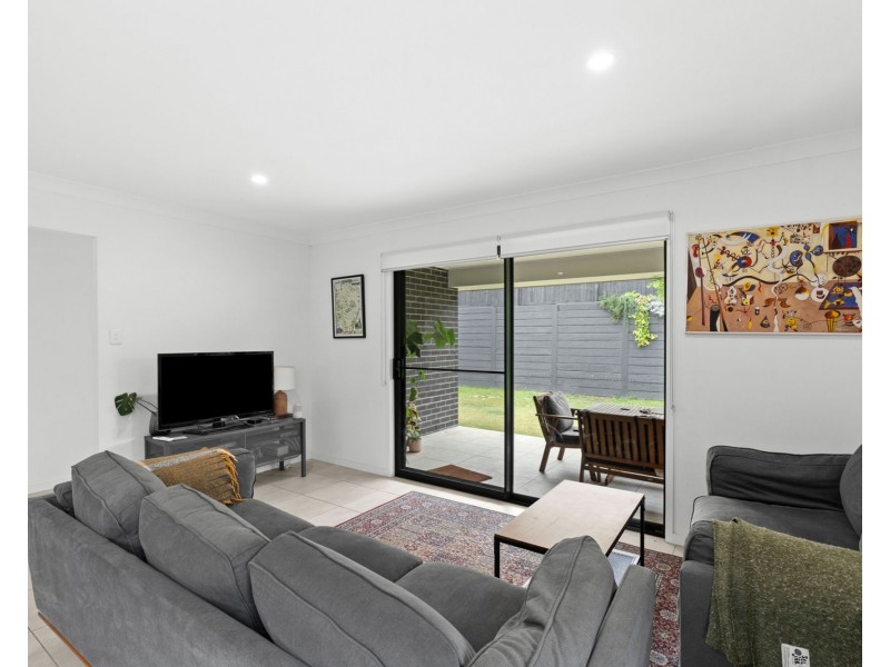 8 Georgia Street, Flinders View QLD 4305