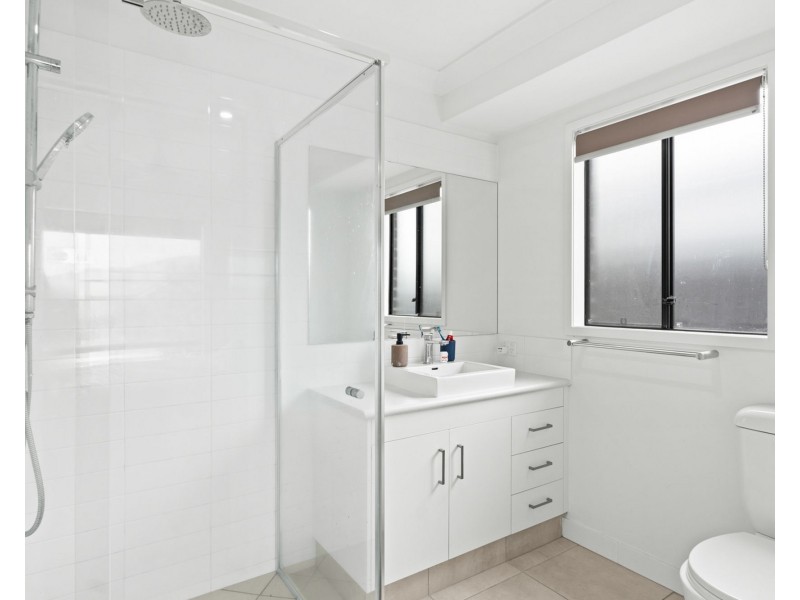 8 Georgia Street, Flinders View QLD 4305