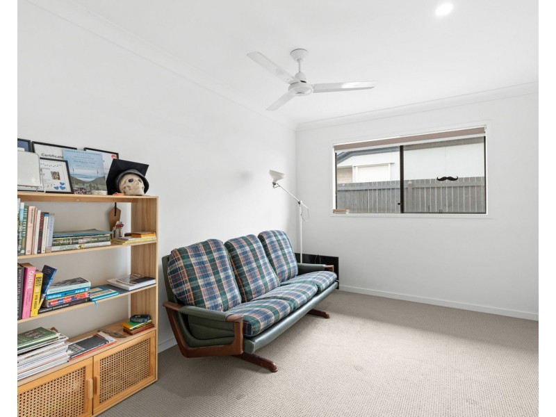 8 Georgia Street, Flinders View QLD 4305