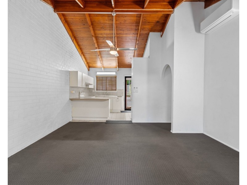 18/155 John Paul Drive, Springwood QLD 4127