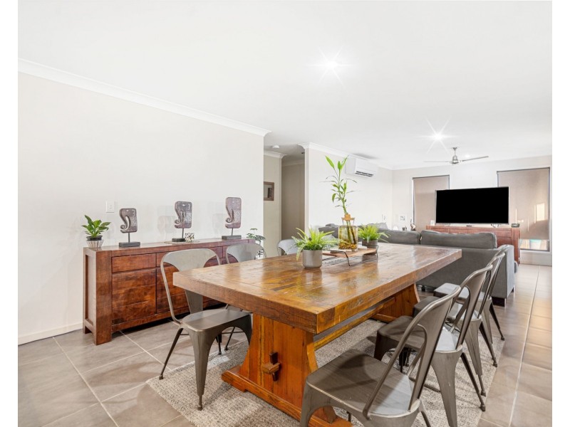 94 Outlook Drive, Waterford QLD 4133