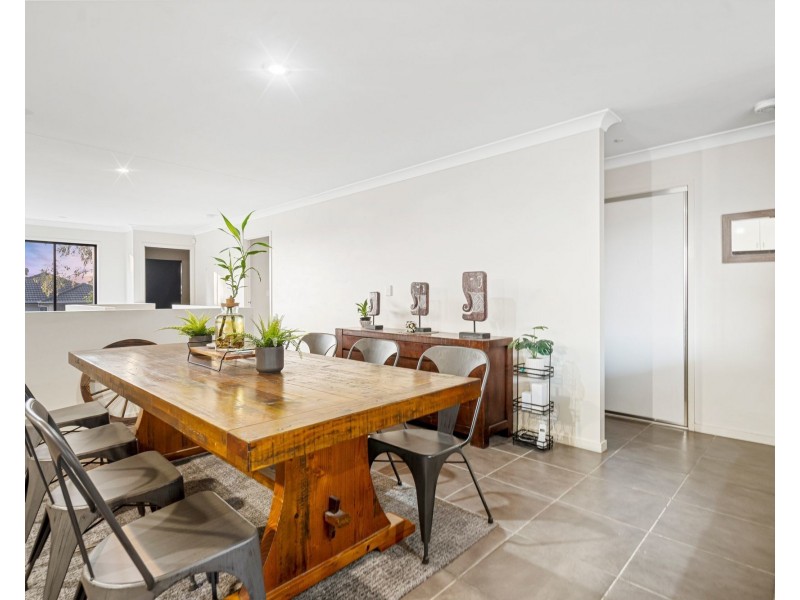 94 Outlook Drive, Waterford QLD 4133