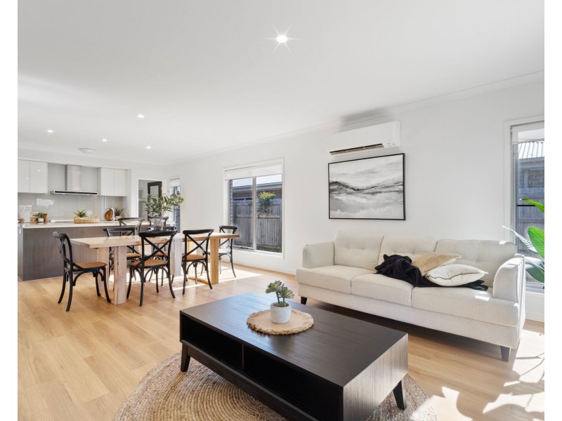 37 Slate Court, Logan Reserve QLD 4133