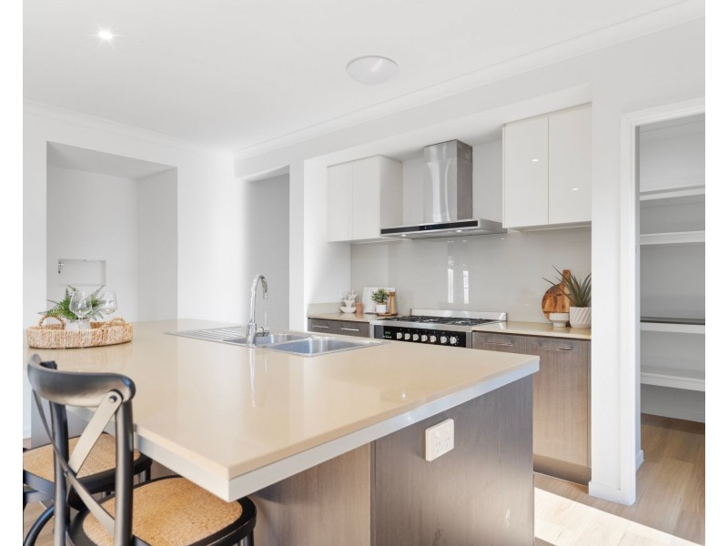 37 Slate Court, Logan Reserve QLD 4133