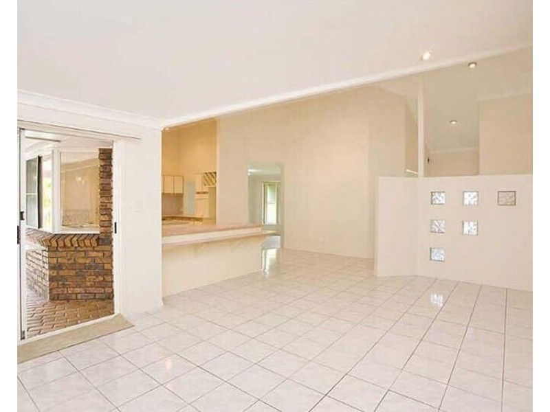 16 Maroo Street, Eight Mile Plains QLD 4113