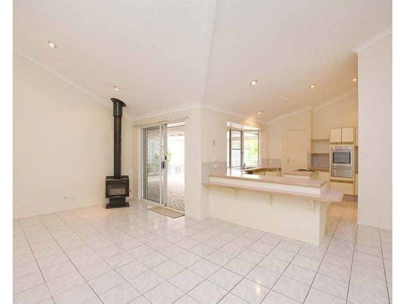 16 Maroo Street, Eight Mile Plains QLD 4113