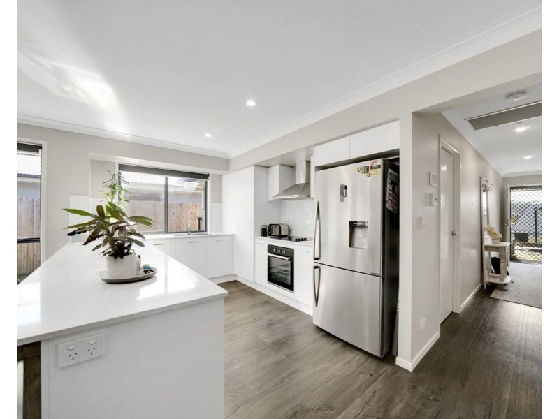 18 Mossman Place, South Maclean QLD 4280