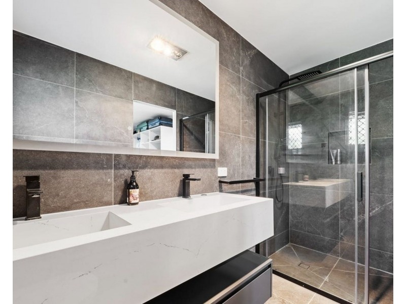 19 Warnambul Road, Shailer Park QLD 4128