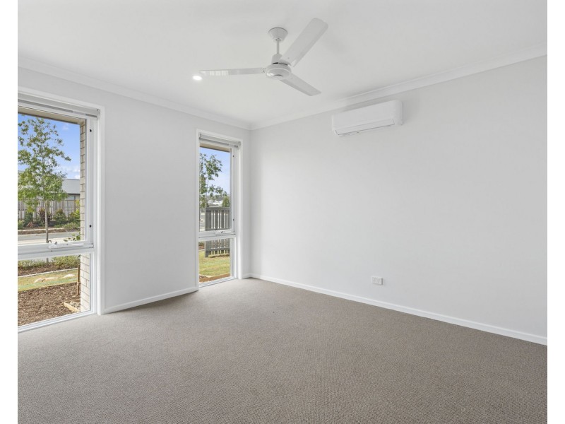2 Olympus Drive, White Rock QLD 4306