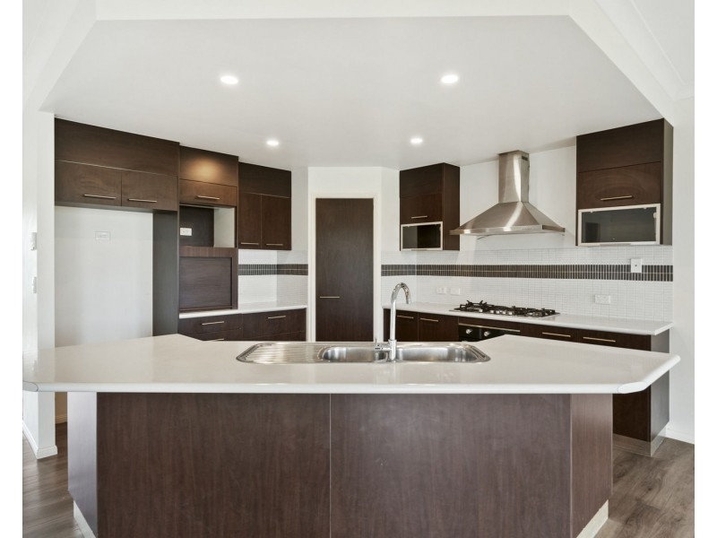 145 Anne Collins Crescent, Mundoolun QLD 4285