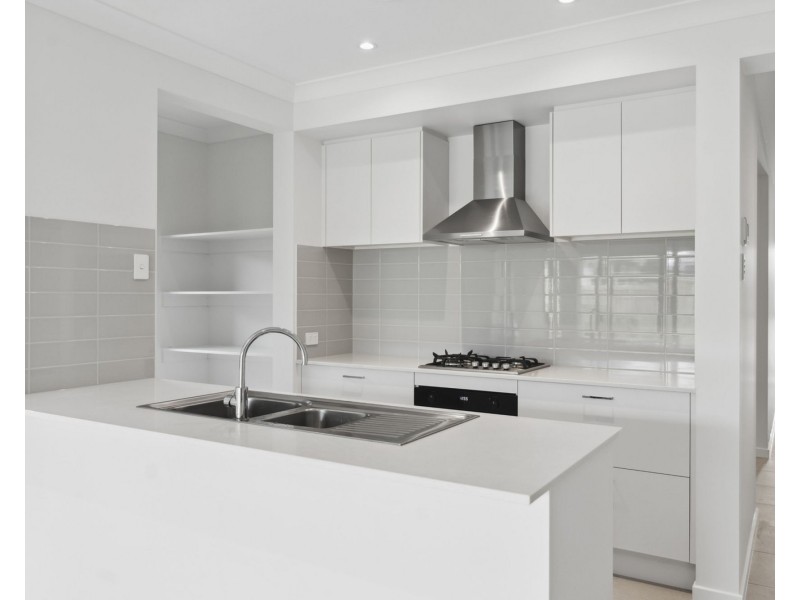 27 Sage Street, Greenbank QLD 4124