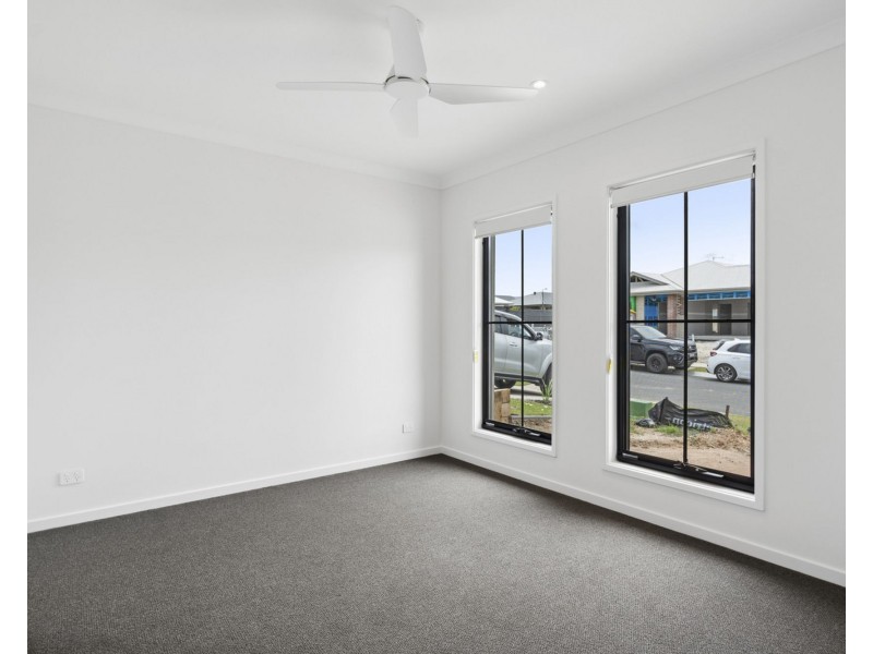 27 Sage Street, Greenbank QLD 4124