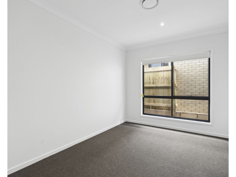 27 Sage Street, Greenbank QLD 4124