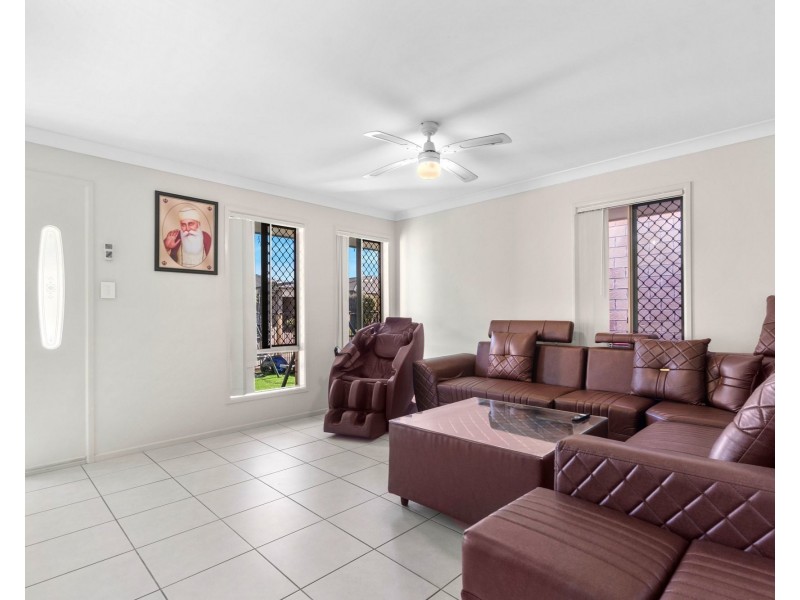 16 Shale Avenue, Logan Reserve QLD 4133