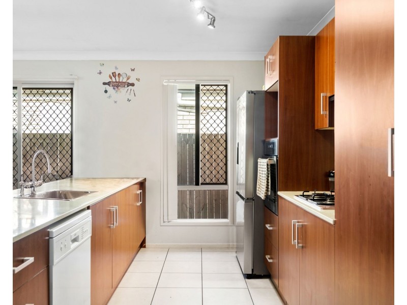 16 Shale Avenue, Logan Reserve QLD 4133