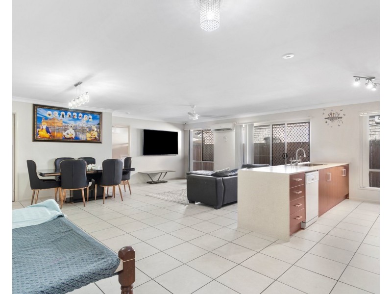 16 Shale Avenue, Logan Reserve QLD 4133