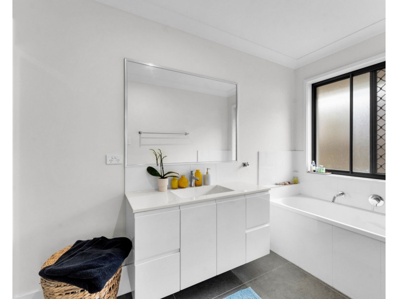 33 Neumann Drive, Yarrabilba QLD 4207