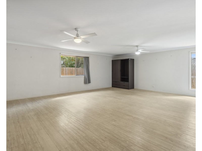 7 Taylor Place, Mackenzie QLD 4156