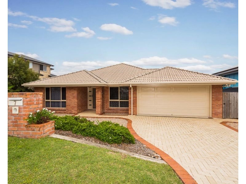 7 Taylor Place, Mackenzie QLD 4156