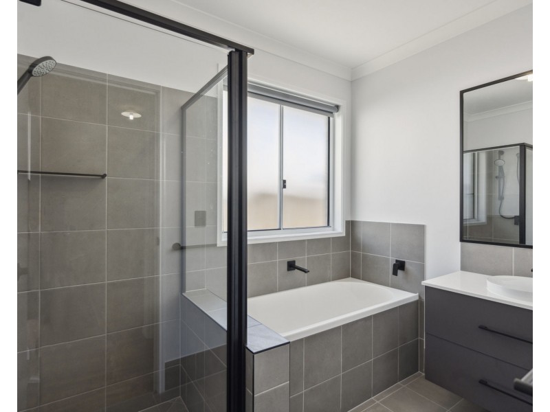 9 York Road, Greenbank QLD 4124