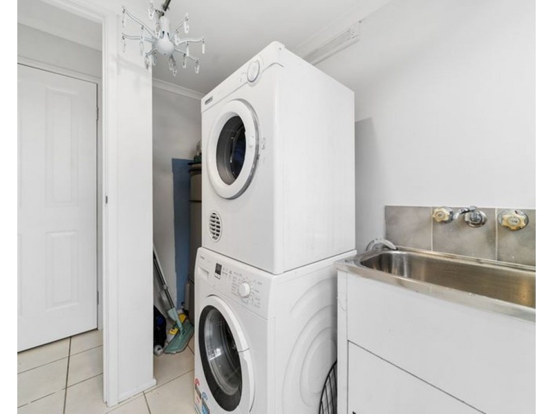 2/8 Cognac Court, Kingston QLD 4114