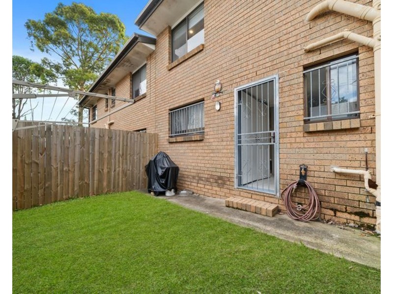 2/8 Cognac Court, Kingston QLD 4114