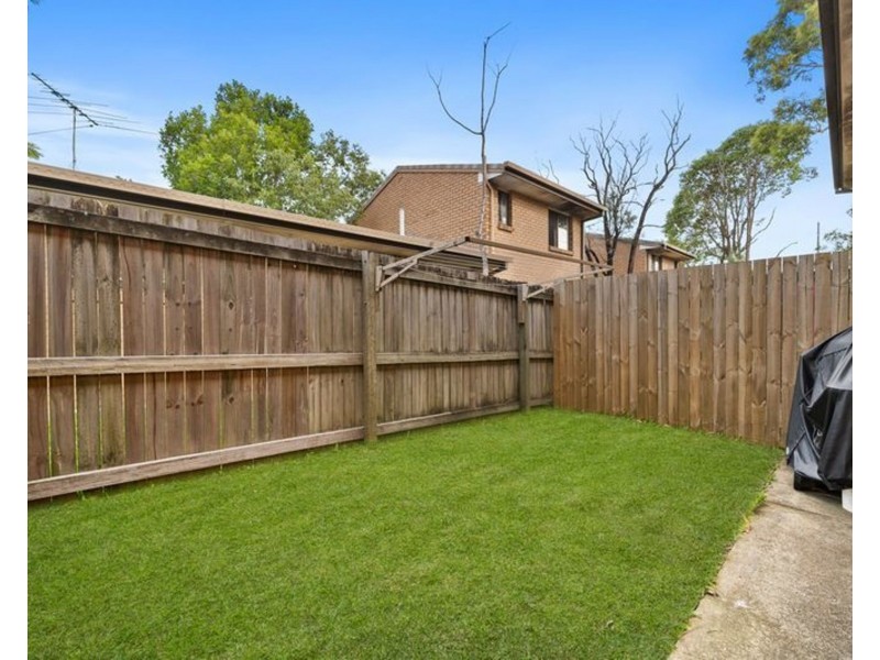 2/8 Cognac Court, Kingston QLD 4114