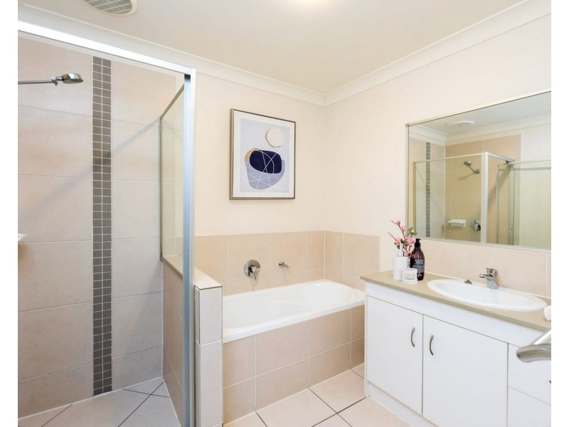 1/2 Hudson Court, Coomera QLD 4209