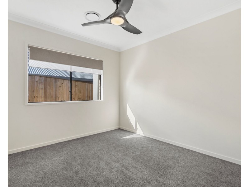 15 Peterson Way, White Rock QLD 4306