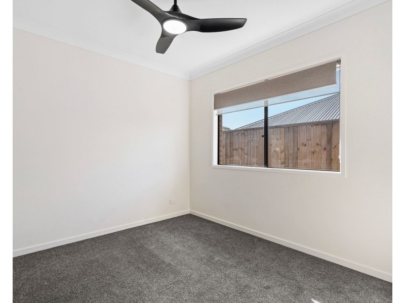 15 Peterson Way, White Rock QLD 4306