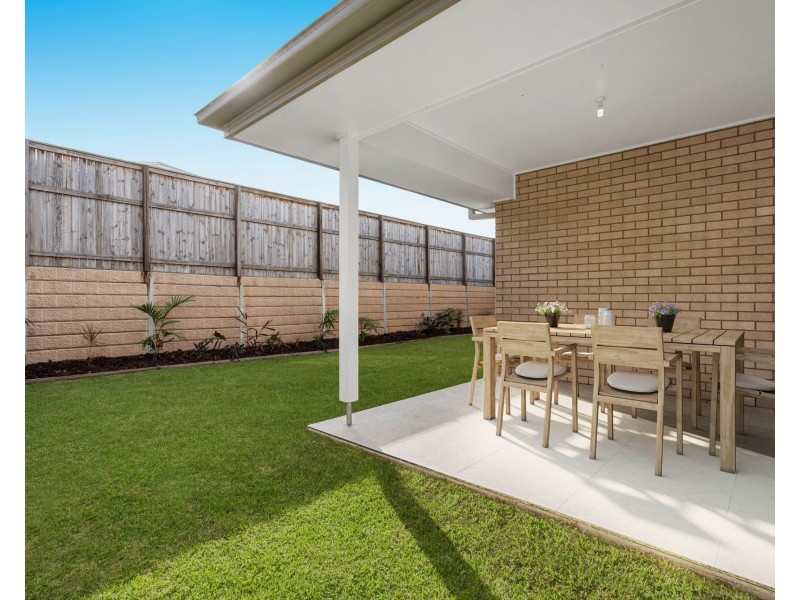 15 Peterson Way, White Rock QLD 4306