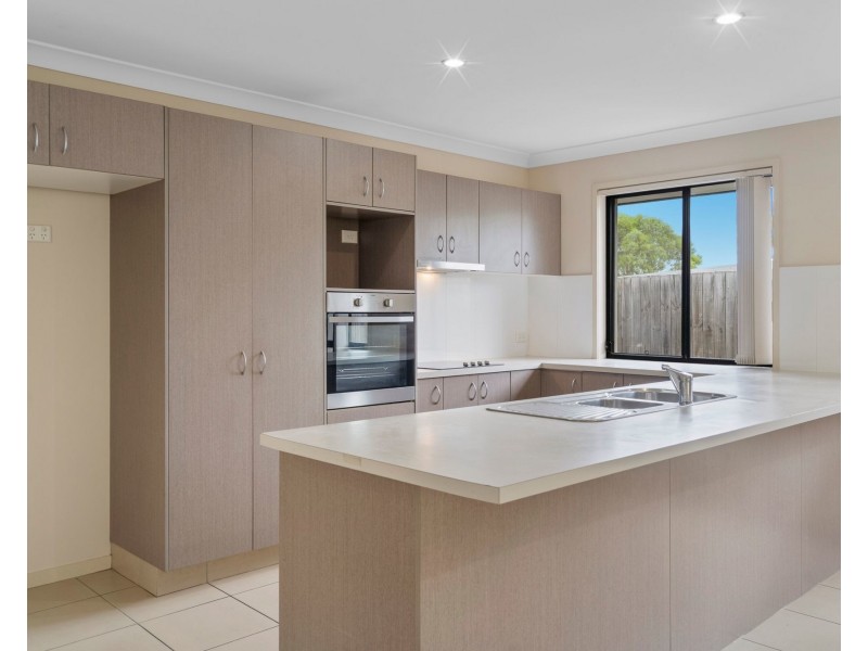 15 Kilkivan Parade, Waterford QLD 4133