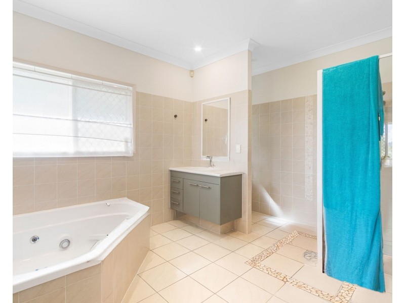 145 Anne Collins Crescent, Mundoolun QLD 4285