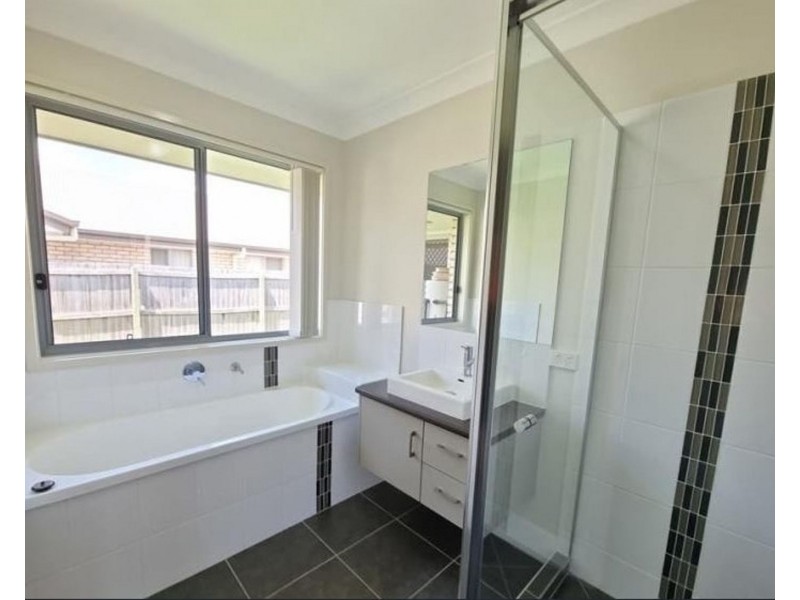 6 Mercer Street, Pimpama QLD 4209