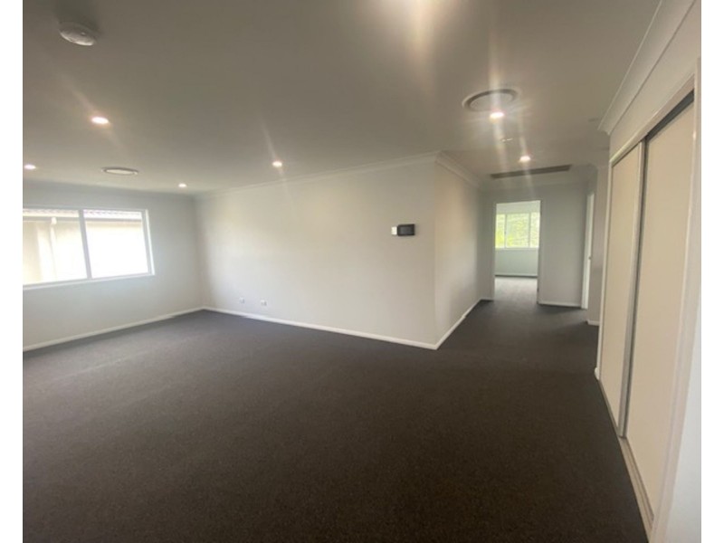 90 John Markwell Parade, Daisy Hill QLD 4127