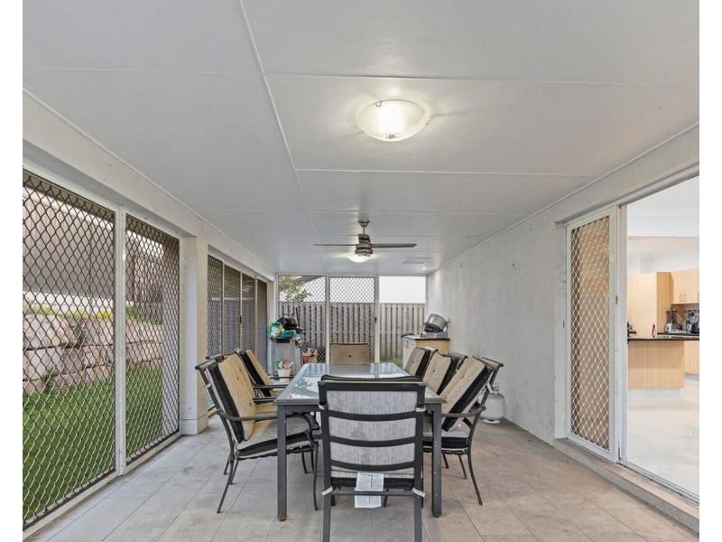 90 John Markwell Parade, Daisy Hill QLD 4127