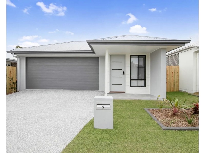 7 Dominique Way, Flinders View QLD 4305