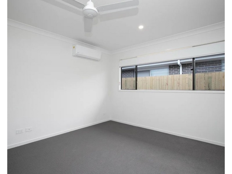 7 Dominique Way, Flinders View QLD 4305